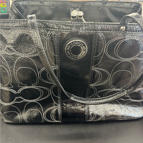 Coach F19215 Black Patent Leather Logo Kiss lock Carryall Purse Bag Stitched C - Picture 7 of 7